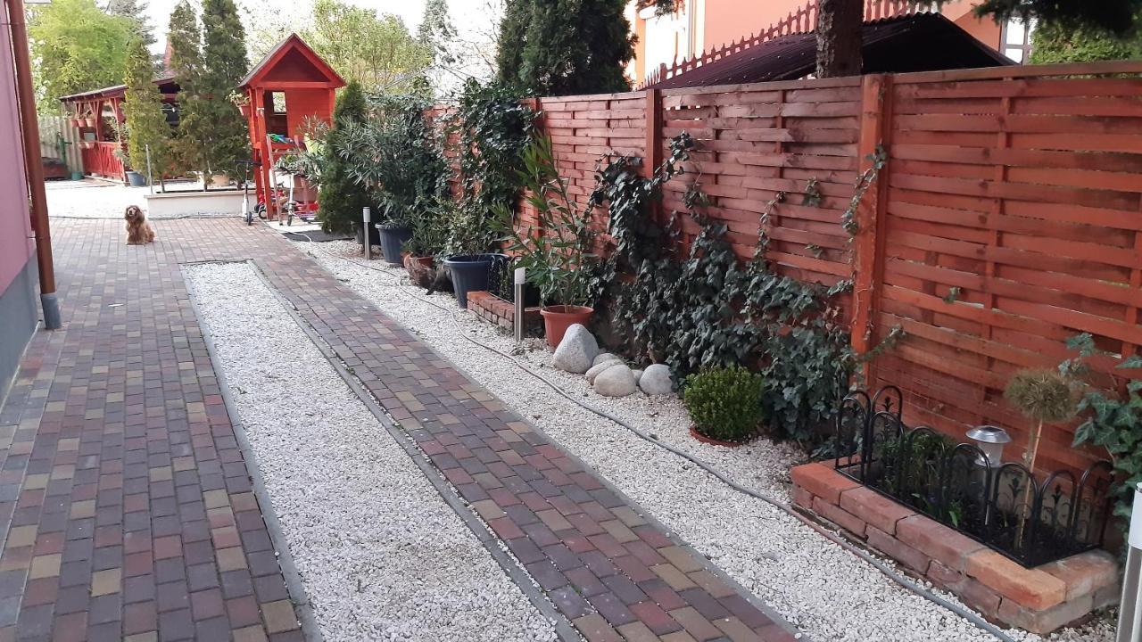 Alom Apartman Hajdúszoboszló Εξωτερικό φωτογραφία