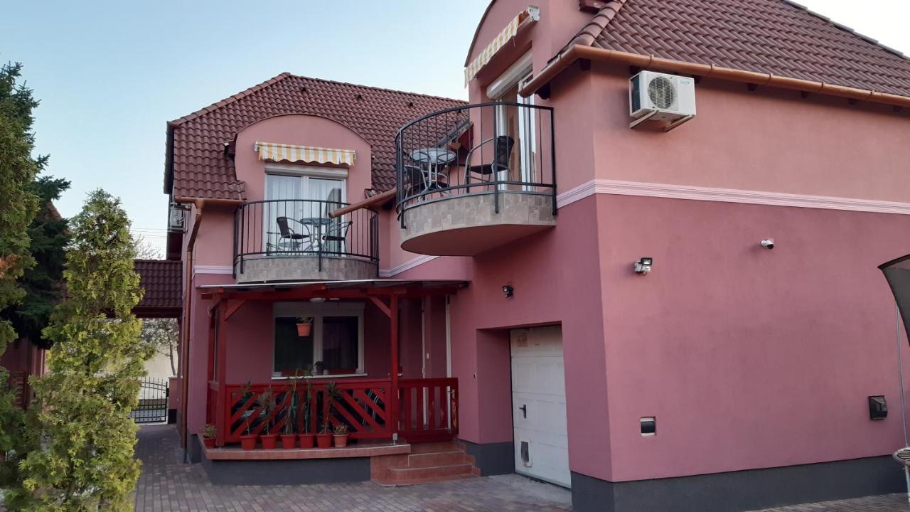Alom Apartman Hajdúszoboszló Εξωτερικό φωτογραφία