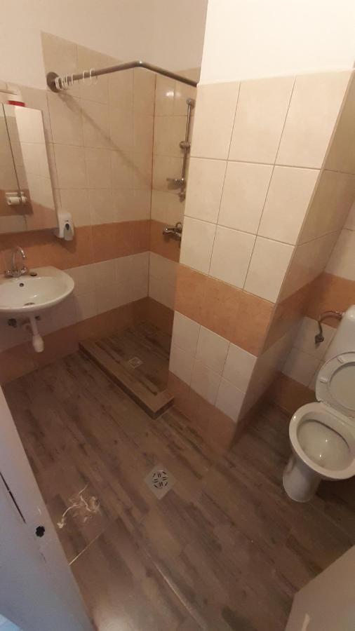 Alom Apartman Hajdúszoboszló Εξωτερικό φωτογραφία