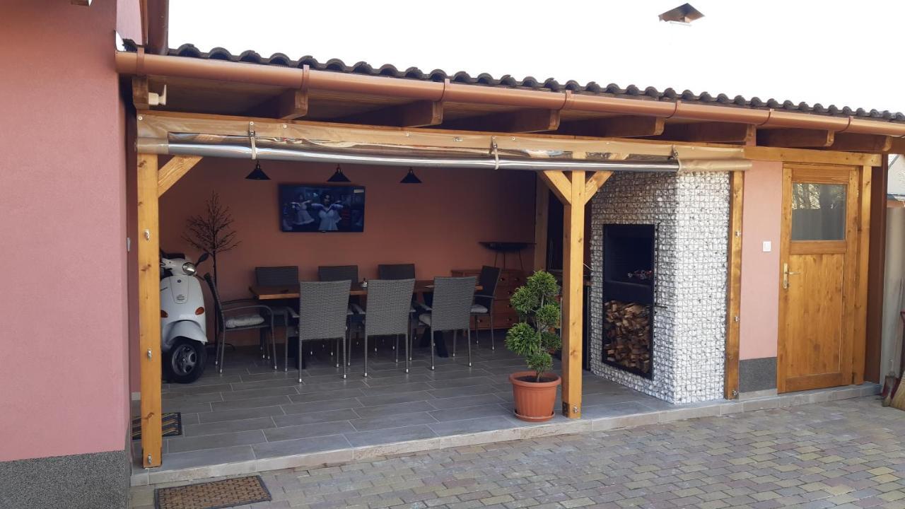Alom Apartman Hajdúszoboszló Εξωτερικό φωτογραφία