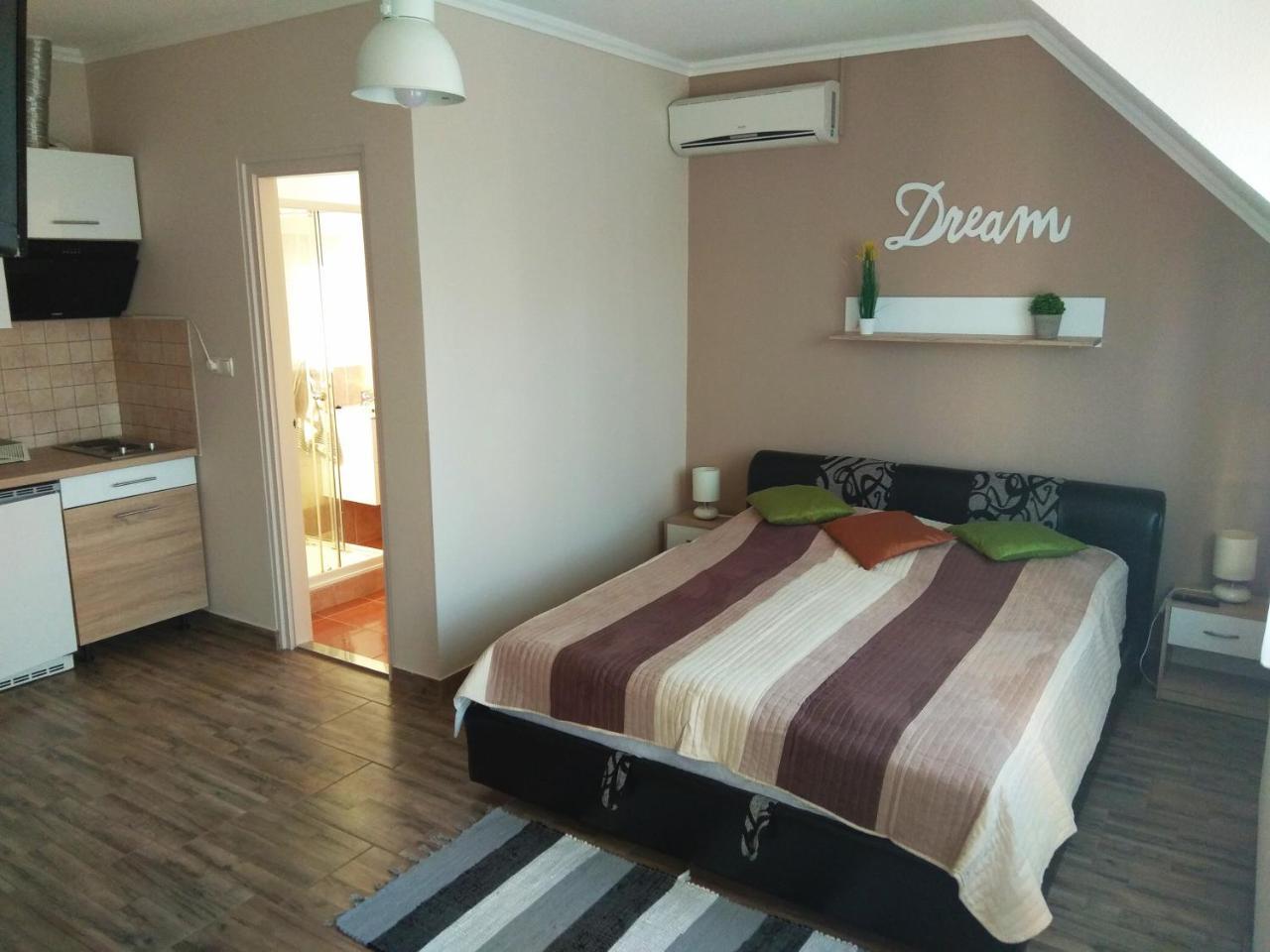 Alom Apartman Hajdúszoboszló Εξωτερικό φωτογραφία