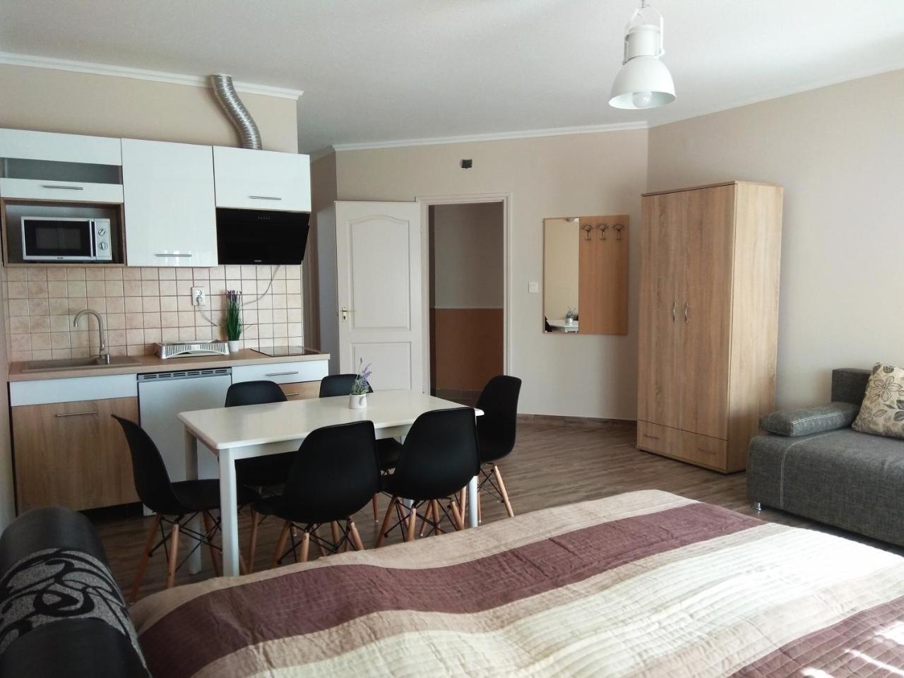 Alom Apartman Hajdúszoboszló Εξωτερικό φωτογραφία